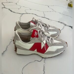 New Balance 327 in great condition